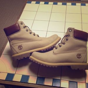 Tan cloth timberlands women’s size 8